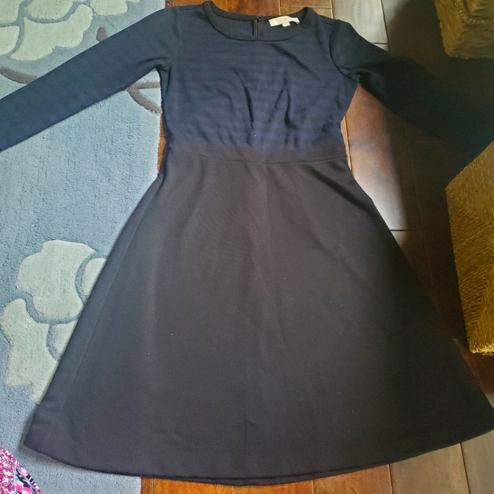 Loft Dress With Long Sleeves Size 2 In Black And Navy